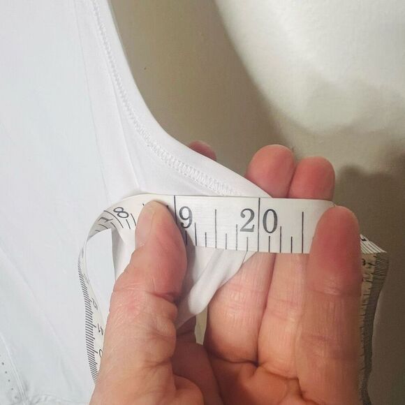 Lululemon White Running Tank Top Mesh Back Strap Sz 8-10 - Picture 8 of 8